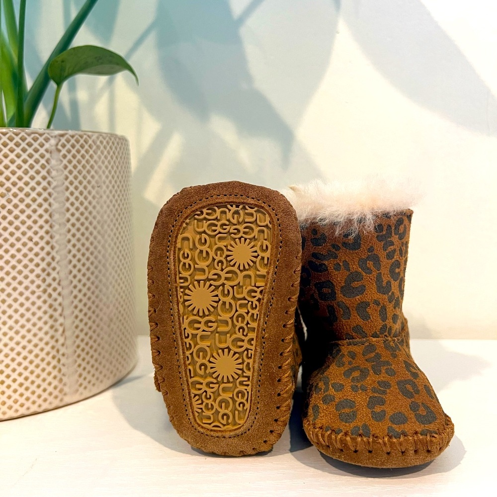 UGG Cassie Leopard infant boots